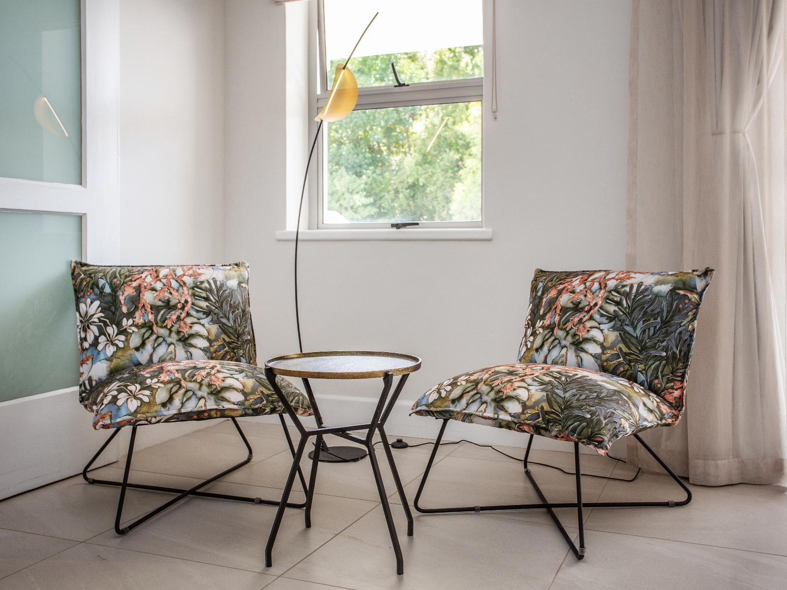bluemari-guesthouse-pansy-comfy-chairs
